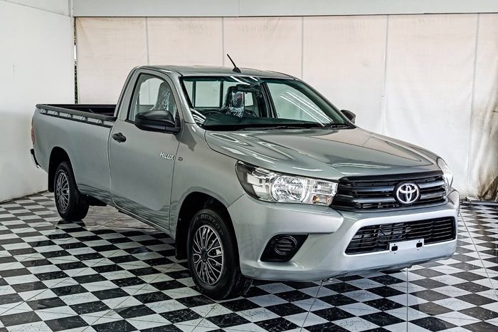 REVO 2WD 2018 2.4J MT STANDARD SILVER  7114 full