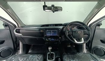 REVO 4WD 2022 2.8G AT DOUBLE CAB SILVER  9936 full