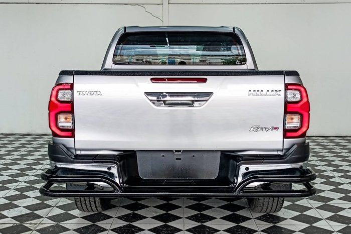 REVO 4WD 2022 2.8G AT DOUBLE CAB SILVER  9936 full