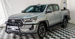 REVO 4WD 2022 2.8G AT DOUBLE CAB SILVER  9936