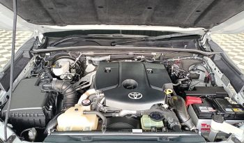 REVO 4WD 2022 2.8G AT DOUBLE CAB SILVER  9936 full