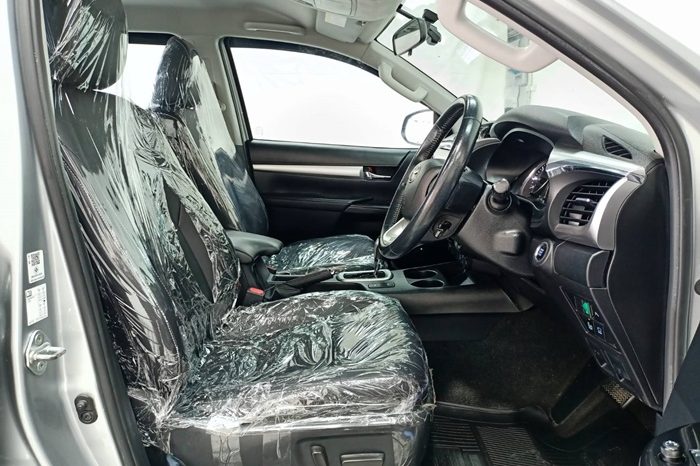 REVO 4WD 2022 2.8G AT DOUBLE CAB SILVER  9936 full