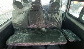TOYOTA 2WD 2018 3.0 AT COMMUTER SILVER  2276 full