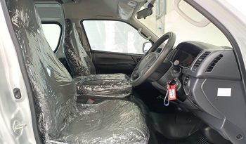 TOYOTA 2WD 2018 3.0 AT COMMUTER SILVER  2276 full