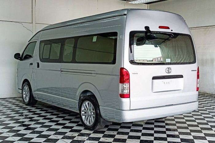 TOYOTA 2WD 2018 3.0 AT COMMUTER SILVER  2276 full