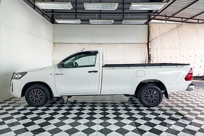 REVO 2WD 2021 2.4J MT STANDARD WHITE  7769 full