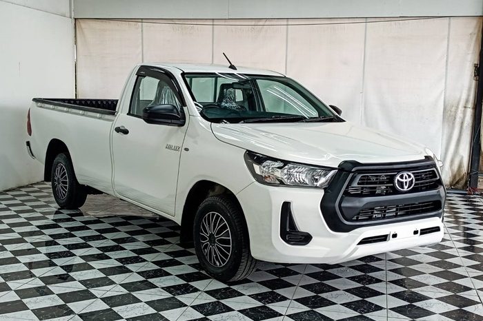 REVO 2WD 2021 2.4J MT STANDARD WHITE  7769 full