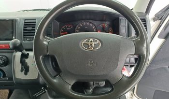 TOYOTA 2WD 2017 3.0 AT COMMUTER WHITE  2521 full