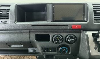TOYOTA 2WD 2017 3.0 AT COMMUTER WHITE  2521 full