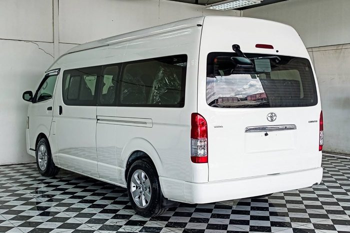TOYOTA 2WD 2017 3.0 AT COMMUTER WHITE  2521 full