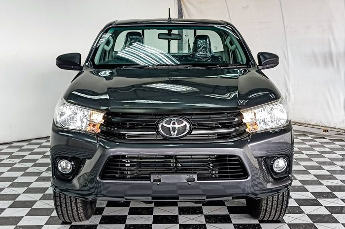 REVO 4WD 2019 2.8J MT STANDARD DARK GREY  4143 full