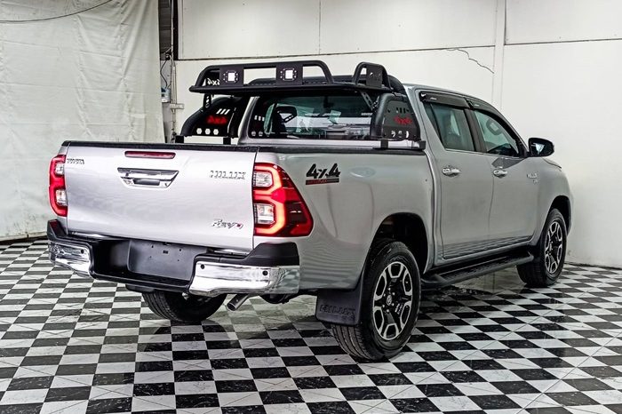 REVO 4WD 2022 2.8G AT DOUBLE CAB SILVER  9963 full