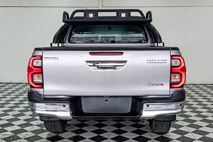 REVO 4WD 2022 2.8G AT DOUBLE CAB SILVER  9963 full