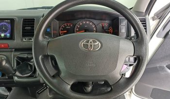 TOYOTA 2WD 2018 3.0 MT COMMUTER WHITE  6540 full
