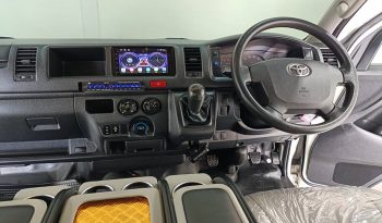 TOYOTA 2WD 2018 3.0 MT COMMUTER WHITE  6540 full