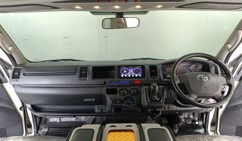 TOYOTA 2WD 2018 3.0 MT COMMUTER WHITE  6540 full