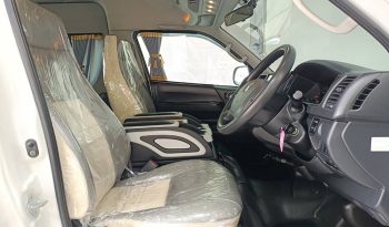 TOYOTA 2WD 2018 3.0 MT COMMUTER WHITE  6540 full