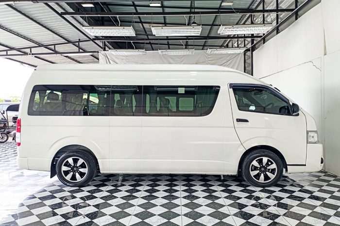 TOYOTA 2WD 2018 3.0 MT COMMUTER WHITE  6540 full