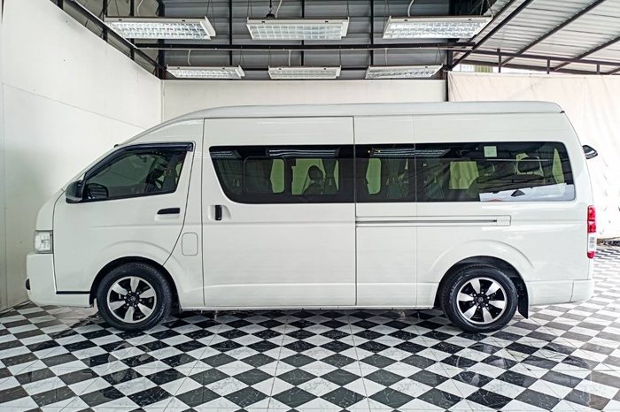 TOYOTA 2WD 2018 3.0 MT COMMUTER WHITE  6540 full