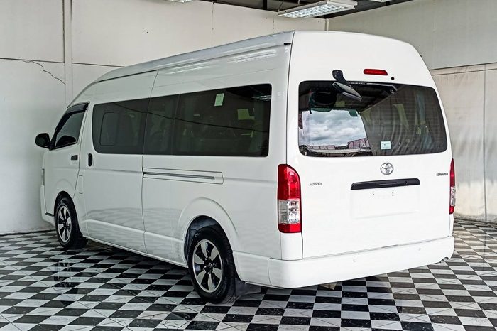 TOYOTA 2WD 2018 3.0 MT COMMUTER WHITE  6540 full