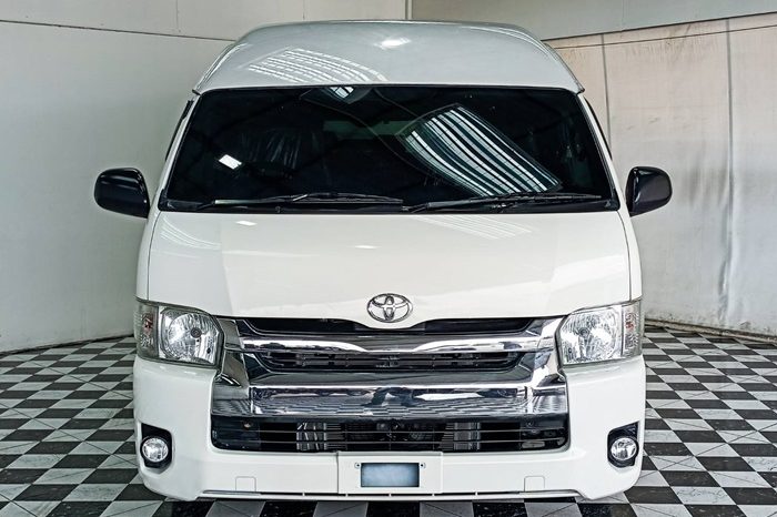 TOYOTA 2WD 2018 3.0 MT COMMUTER WHITE  6540 full