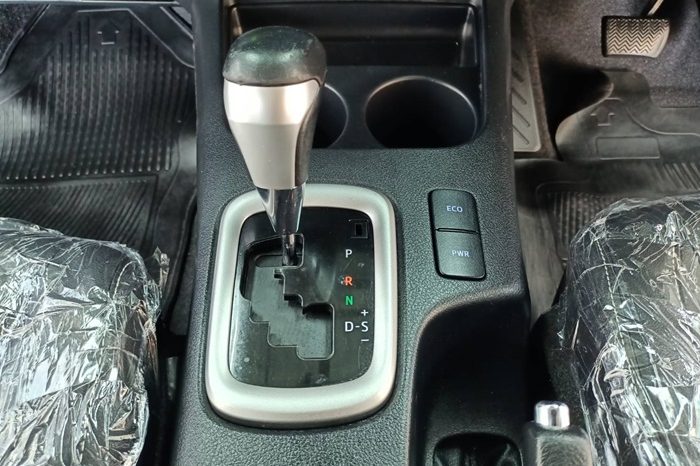 REVO 4WD 2022 2.8G AT DOUBLE CAB SILVER  3380 full