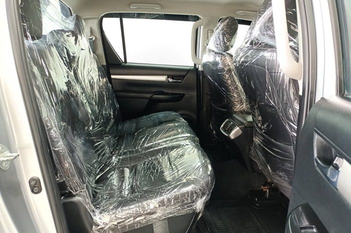 REVO 4WD 2022 2.8G AT DOUBLE CAB SILVER  3380 full