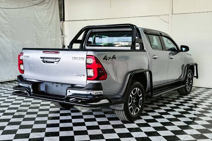 REVO 4WD 2022 2.8G AT DOUBLE CAB SILVER  3380 full