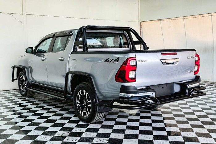 REVO 4WD 2022 2.8G AT DOUBLE CAB SILVER  3380 full