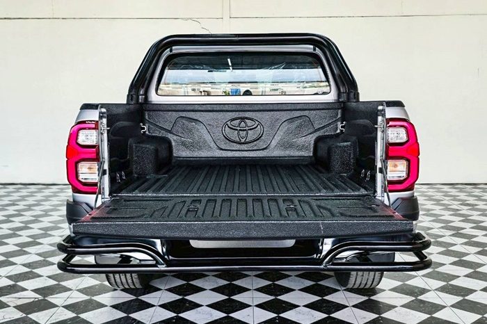 REVO 4WD 2022 2.8G AT DOUBLE CAB SILVER  3380 full