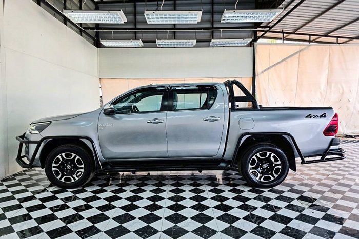 REVO 4WD 2022 2.8G AT DOUBLE CAB SILVER  3380 full