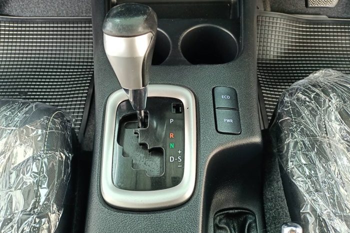 REVO 4WD 2022 2.8G AT DOUBLE CAB SILVER  3485 full