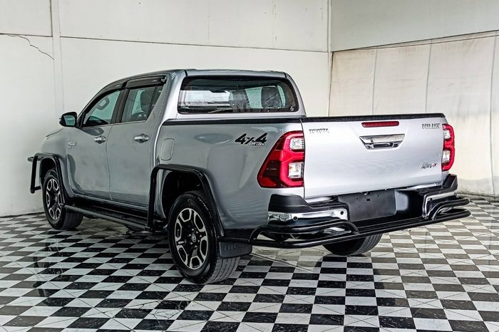 REVO 4WD 2022 2.8G AT DOUBLE CAB SILVER  3485 full