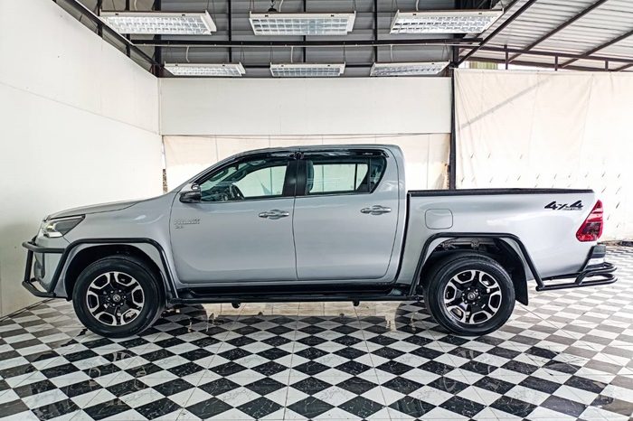 REVO 4WD 2022 2.8G AT DOUBLE CAB SILVER  3485 full