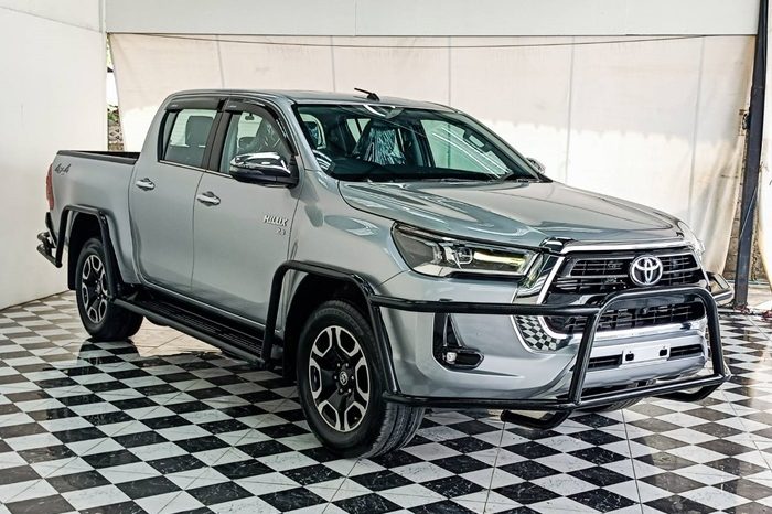 REVO 4WD 2022 2.8G AT DOUBLE CAB SILVER  3485 full