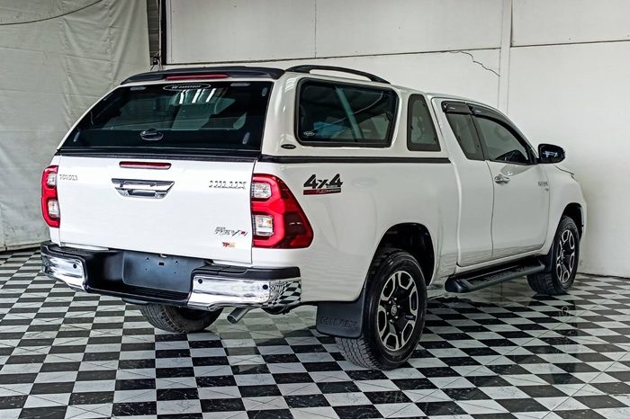 REVO 4WD 2021 2.8G MT SMART CAB WHITE  6382 full