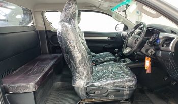 REVO 4WD 2020 2.4E MT SMART CAB SILVER  3696 full