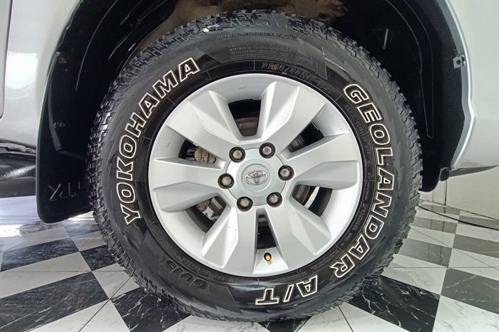 REVO 4WD 2020 2.4E MT SMART CAB SILVER  3696 full