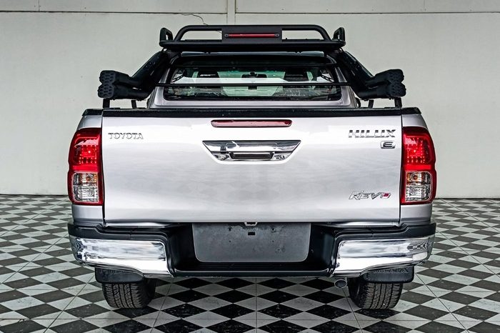 REVO 4WD 2020 2.4E MT SMART CAB SILVER  3696 full