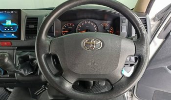 TOYOTA 2WD 2018 3.0 MT COMMUTER SILVER  6380 full