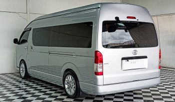 TOYOTA 2WD 2018 3.0 MT COMMUTER SILVER  6380 full