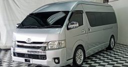 TOYOTA 2WD 2018 3.0 MT COMMUTER SILVER  6380