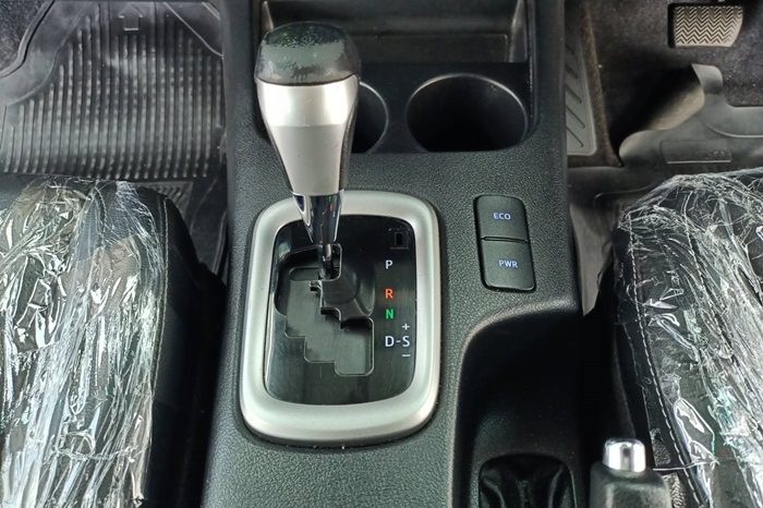 REVO 4WD 2022 2.8G AT DOUBLE CAB SILVER  3453 full