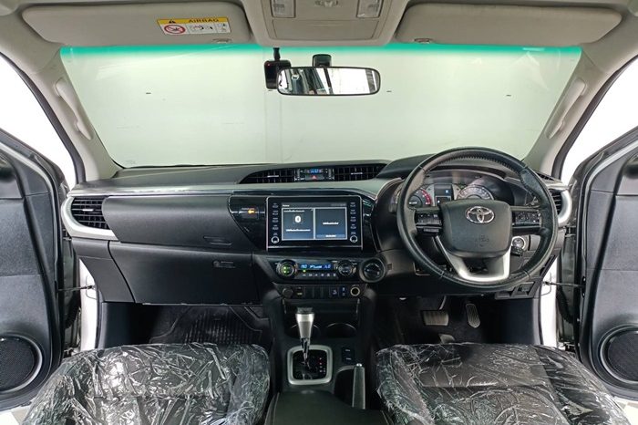 REVO 4WD 2022 2.8G AT DOUBLE CAB SILVER  3453 full