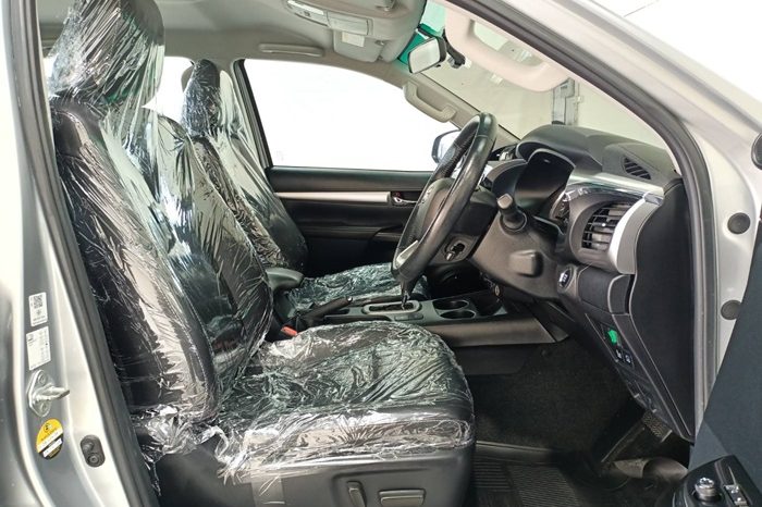 REVO 4WD 2022 2.8G AT DOUBLE CAB SILVER  3453 full