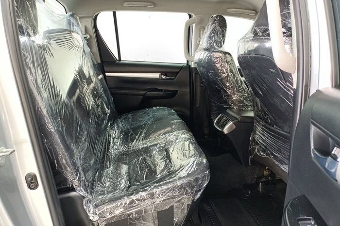 REVO 4WD 2022 2.8G AT DOUBLE CAB SILVER  3453 full