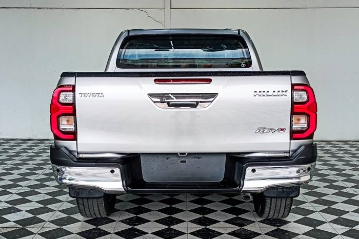 REVO 4WD 2022 2.8G AT DOUBLE CAB SILVER  3453 full