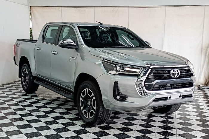 REVO 4WD 2022 2.8G AT DOUBLE CAB SILVER  3453 full