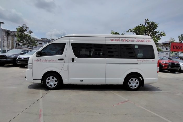 TOYOTA 2WD 2018 3.0 MT COMMUTER WHITE  9590 full