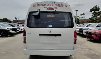TOYOTA 2WD 2018 3.0 MT COMMUTER WHITE  9590 full